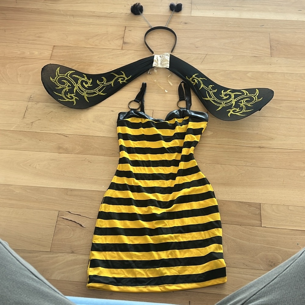 Bee costume